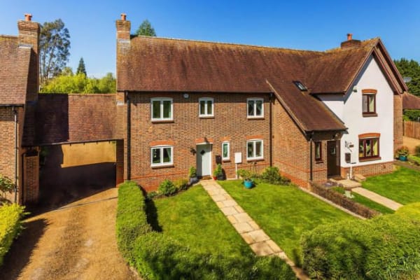 House sit in Horley, United Kingdom