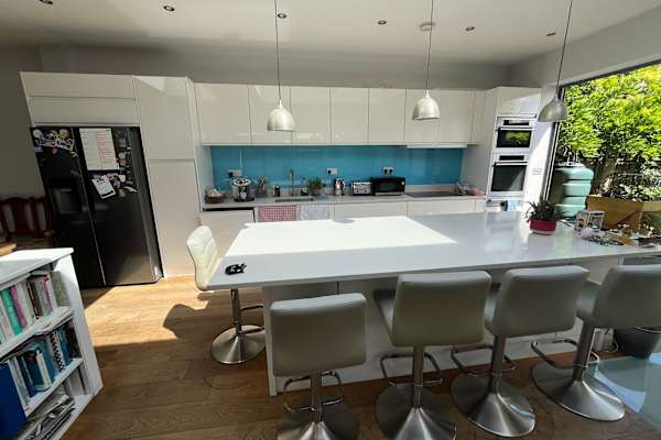 House sit in Twickenham, United Kingdom