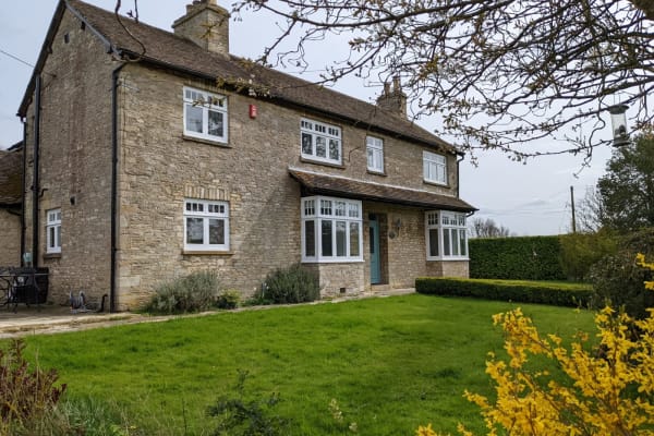 House sit in Tetbury, United Kingdom