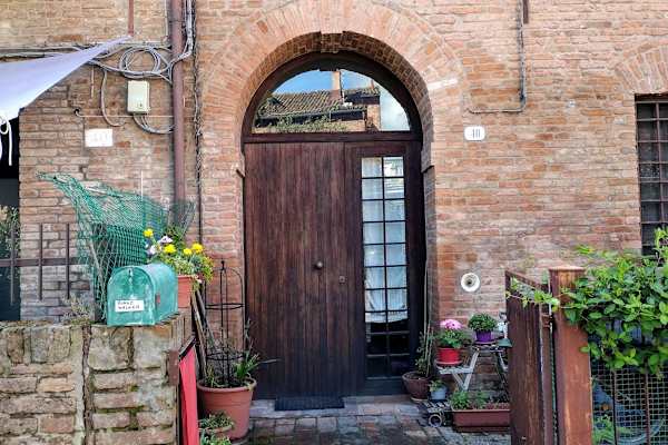 House sit in Ferrara, Italy