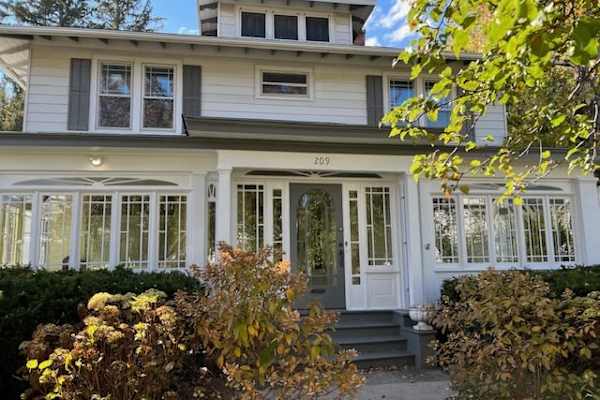 House sit in Kingston, NY, US