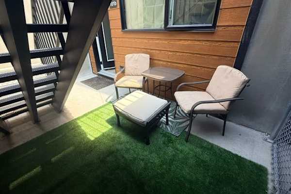 House sit in Bowness, AB, Canada