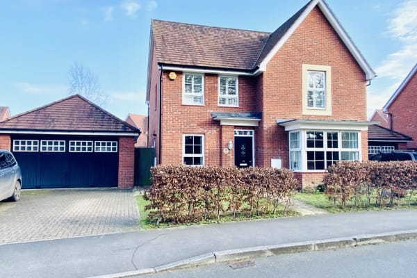 House sit in Hartley Wintney, United Kingdom