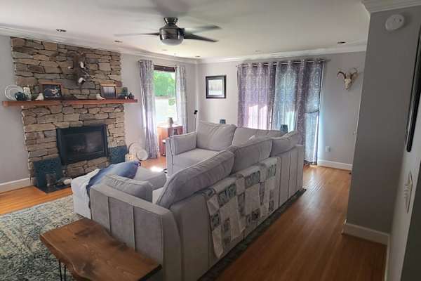 House sit in Fairport, NY, US