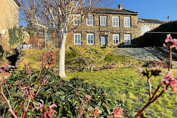 House sit in Keighley, United Kingdom