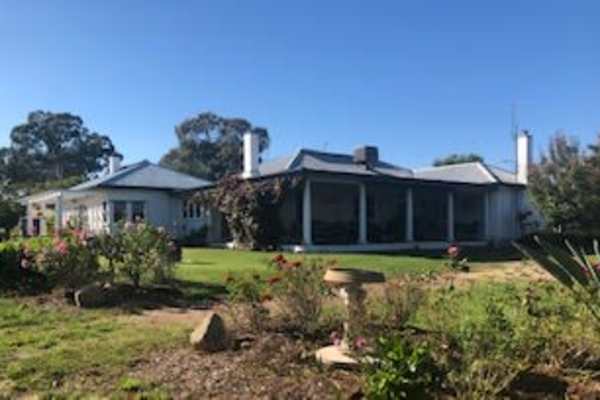 House sit in Benalla, VIC, Australia