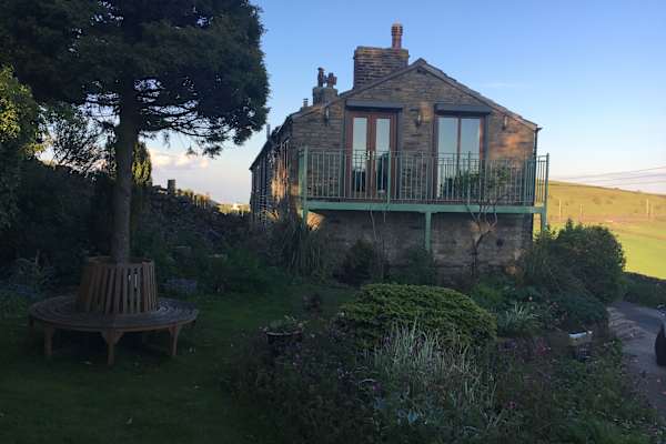 House sit in Halifax, United Kingdom