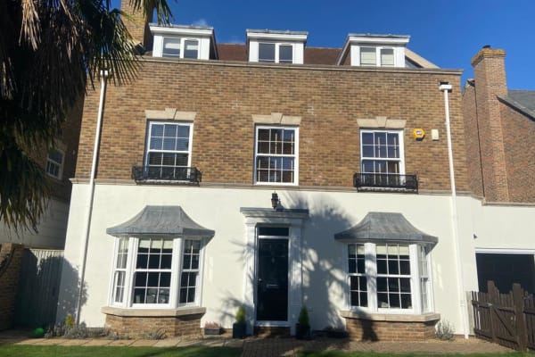 House sit in Thames Ditton, United Kingdom