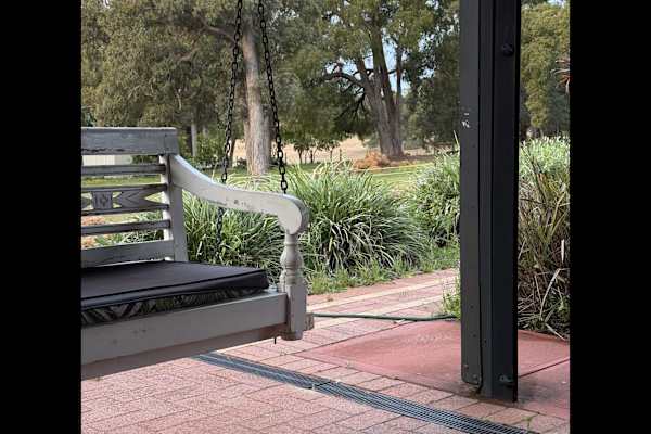 House sit in Bedfordale, WA, Australia