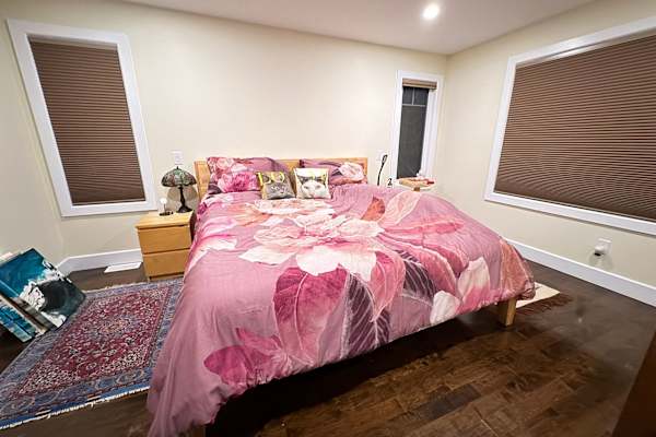 House sit in Ottawa, ON, Canada