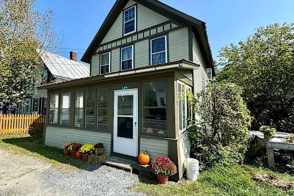 House sit in Bradford, VT, US
