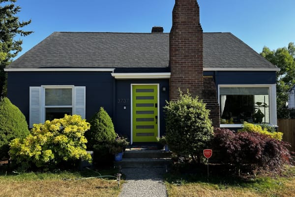 House sit in West Seattle, WA, US