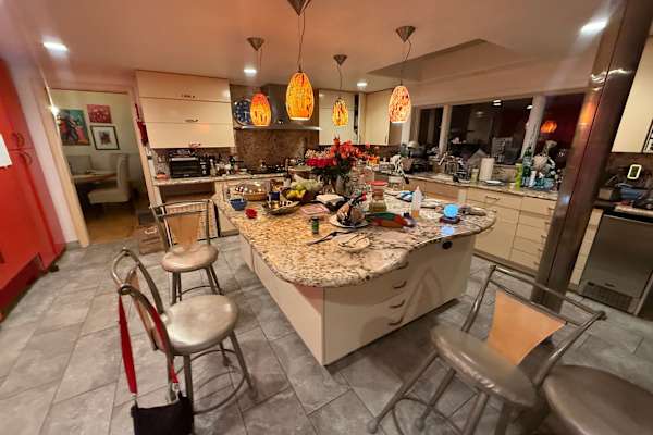 House sit in Irvine, CA, US