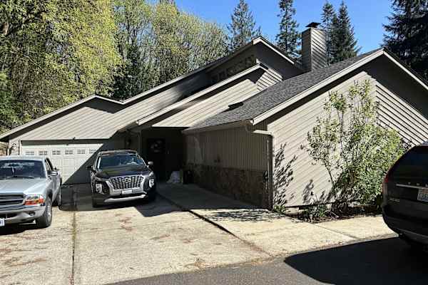 House sit in Castle Rock, WA, US
