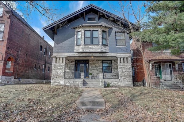 House sit in St. Louis, MO, US