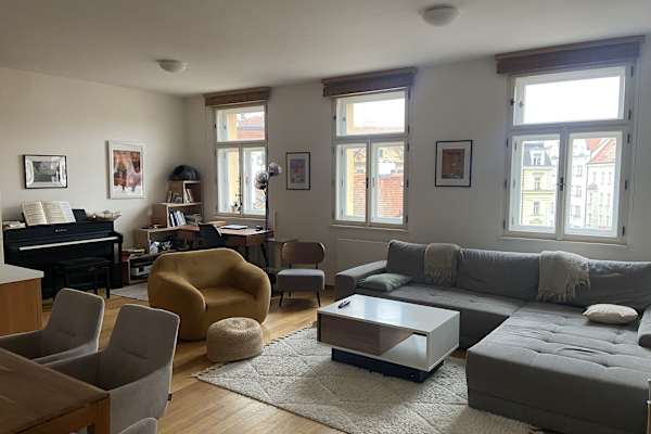 House sit in Prague, Czech Republic