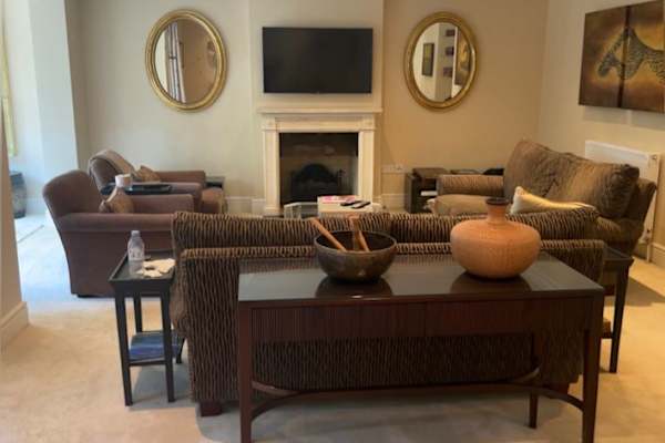 House sit in Virginia Water, United Kingdom