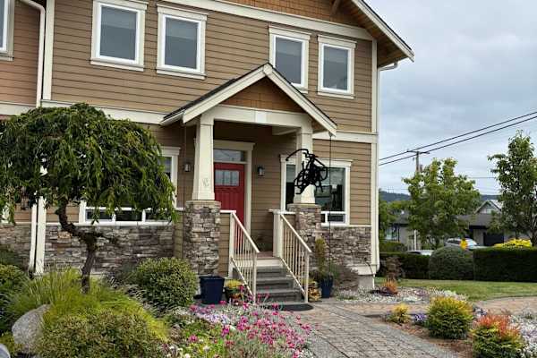 House sit in Mount Vernon, WA, US