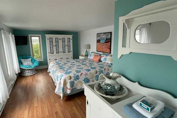 House sit in Port Mouton, NS, Canada