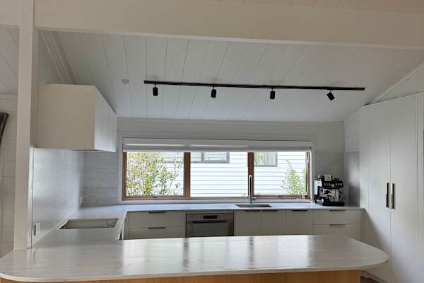 House sit in Titirangi North, New Zealand