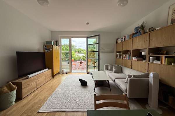 House sit in Berlin, Germany