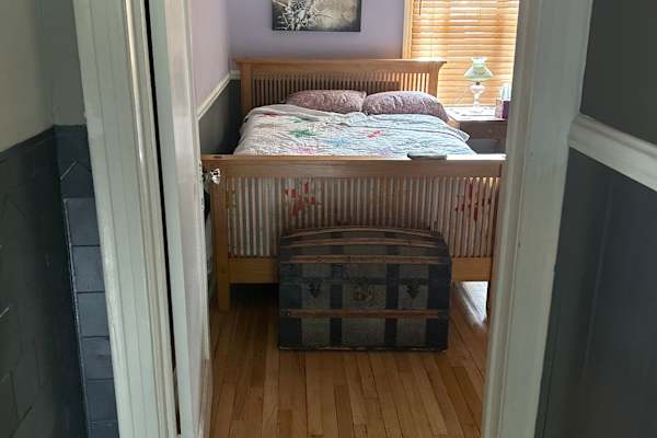 House sit in New Castle, PA, US