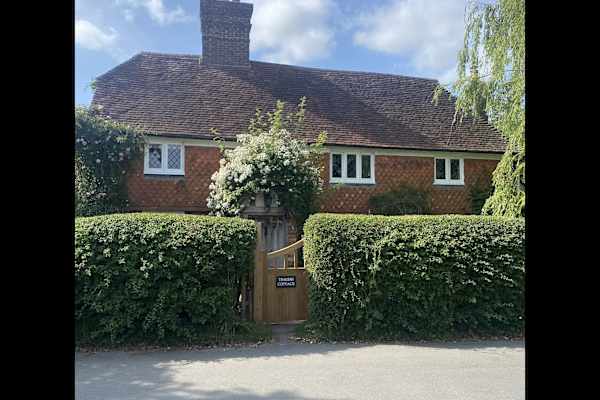 House sit in Heathfield, United Kingdom