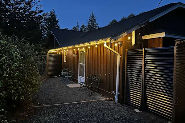 House sit in Courtenay, BC, Canada