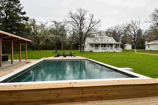 House sit in Bastrop, TX, US