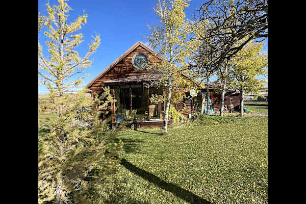 House sit in Pincher Creek, AB, Canada