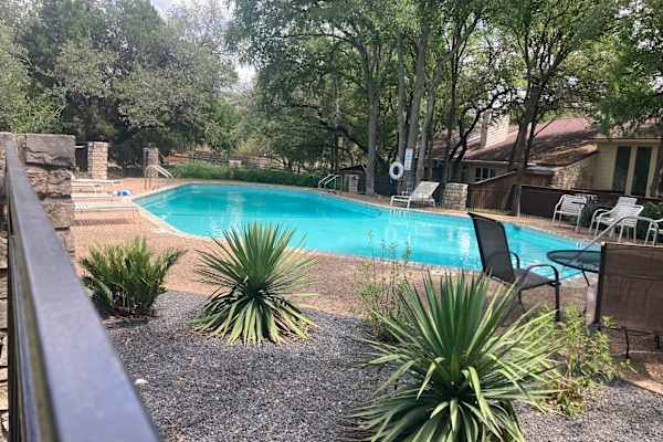 House sit in Austin, TX, US