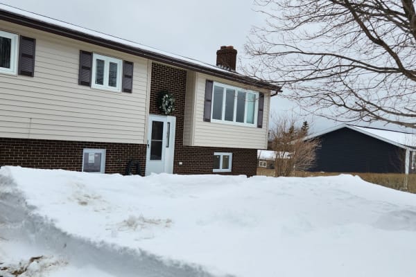 House sit in Conception Bay South, NL, Canada