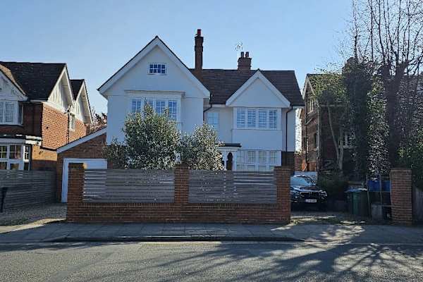 House sit in Twickenham, United Kingdom