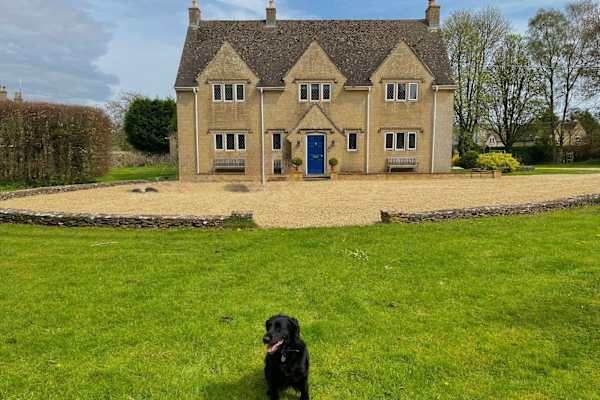 House sit in Tetbury, United Kingdom