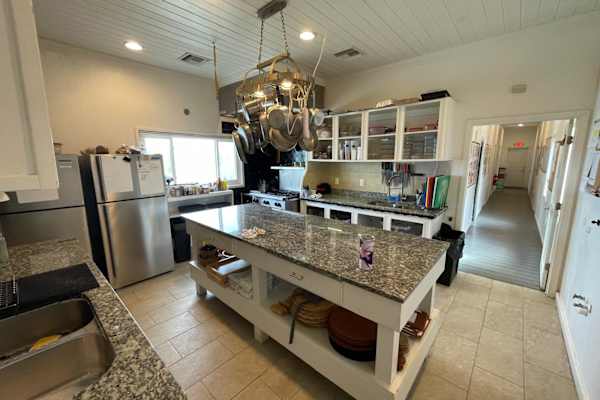 House sit in Marsh Harbour, Bahamas