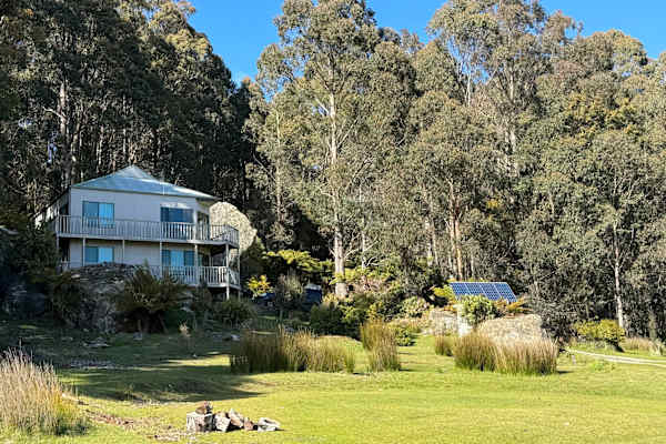House sit in Deloraine, TAS, Australia