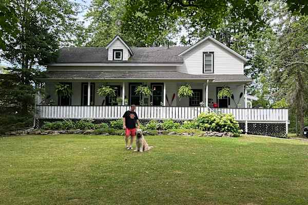 House sit in Niagara Falls, ON, Canada