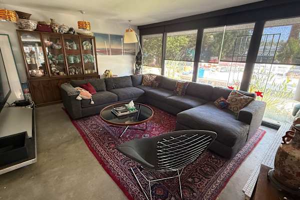 House sit in Las Vegas, NV, US