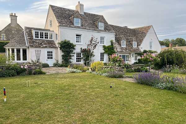 House sit in Tetbury, United Kingdom