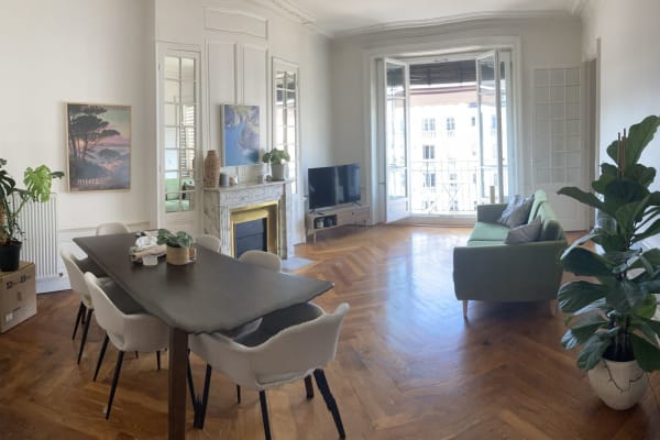 House sit in Lyon, France