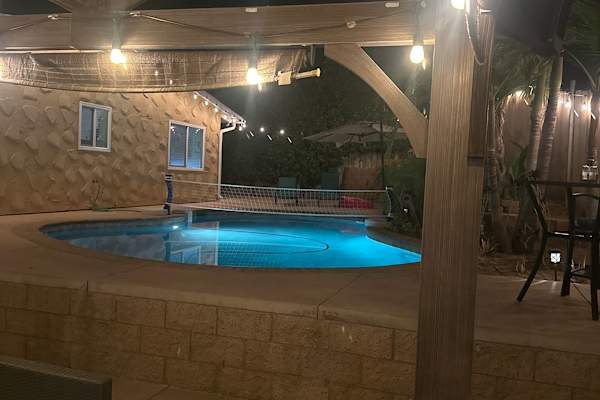 House sit in Escondido, CA, US