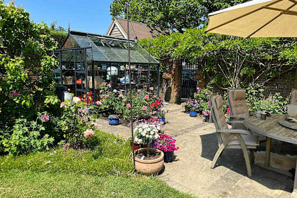 House sit in Lindfield, United Kingdom