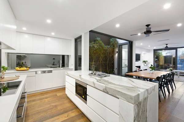 House sit in Melbourne, VIC, Australia