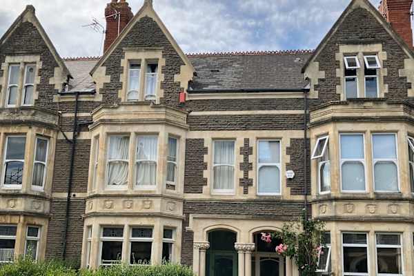 House sit in Cardiff, United Kingdom