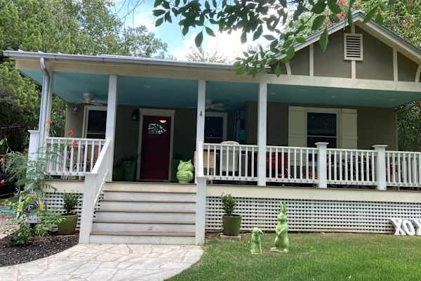 House sit in Austin, TX, US