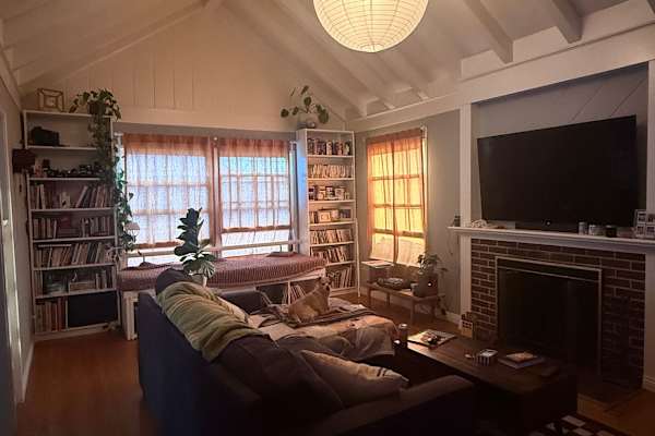 House sit in Glendale, CA, US