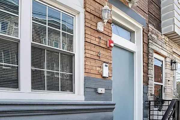 House sit in Philadelphia, PA, US