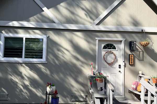 House sit in South Lake Tahoe, CA, US