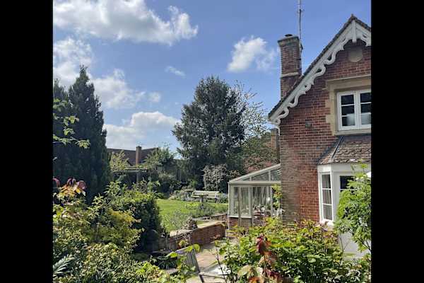 House sit in Devizes, United Kingdom