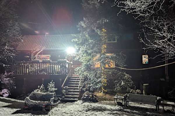 House sit in Eagle River, AK, US